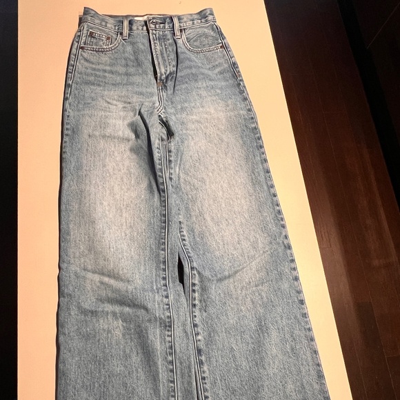 ARITZIA - Denim Forum - The Coco High Rise Wide Leg 33L - size 23 - Picture 3 of 4
